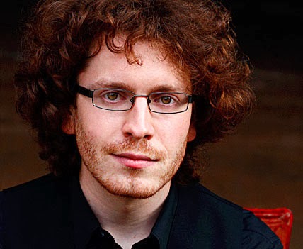 .: Biografía de Sacha Rattle, clarinete