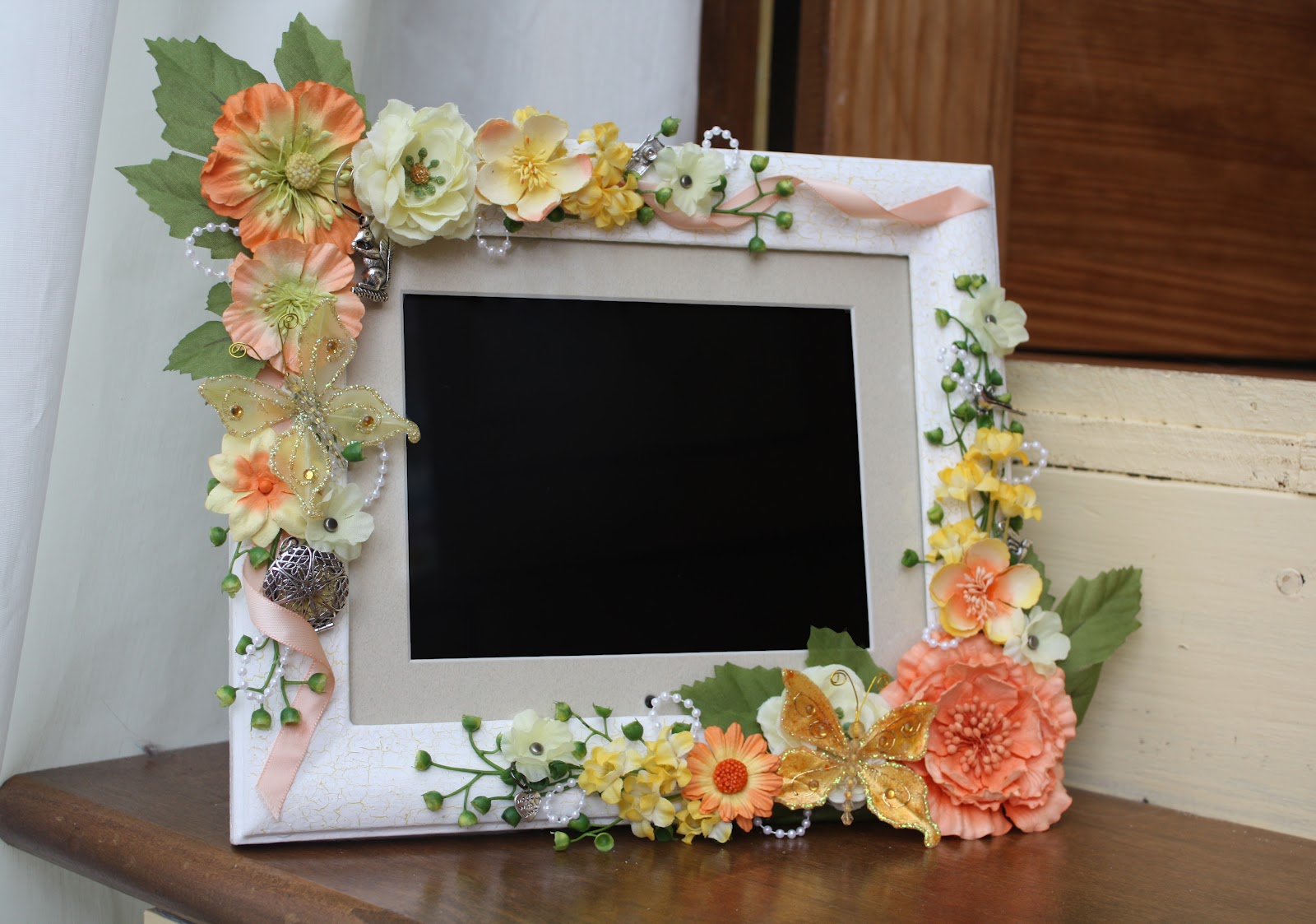 Vibrant Valley Design: Altered Digital Photo Frame