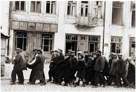 Massacre at Kamenets-Podolski, 27 August 1941 worldwartwo.filminspector.com