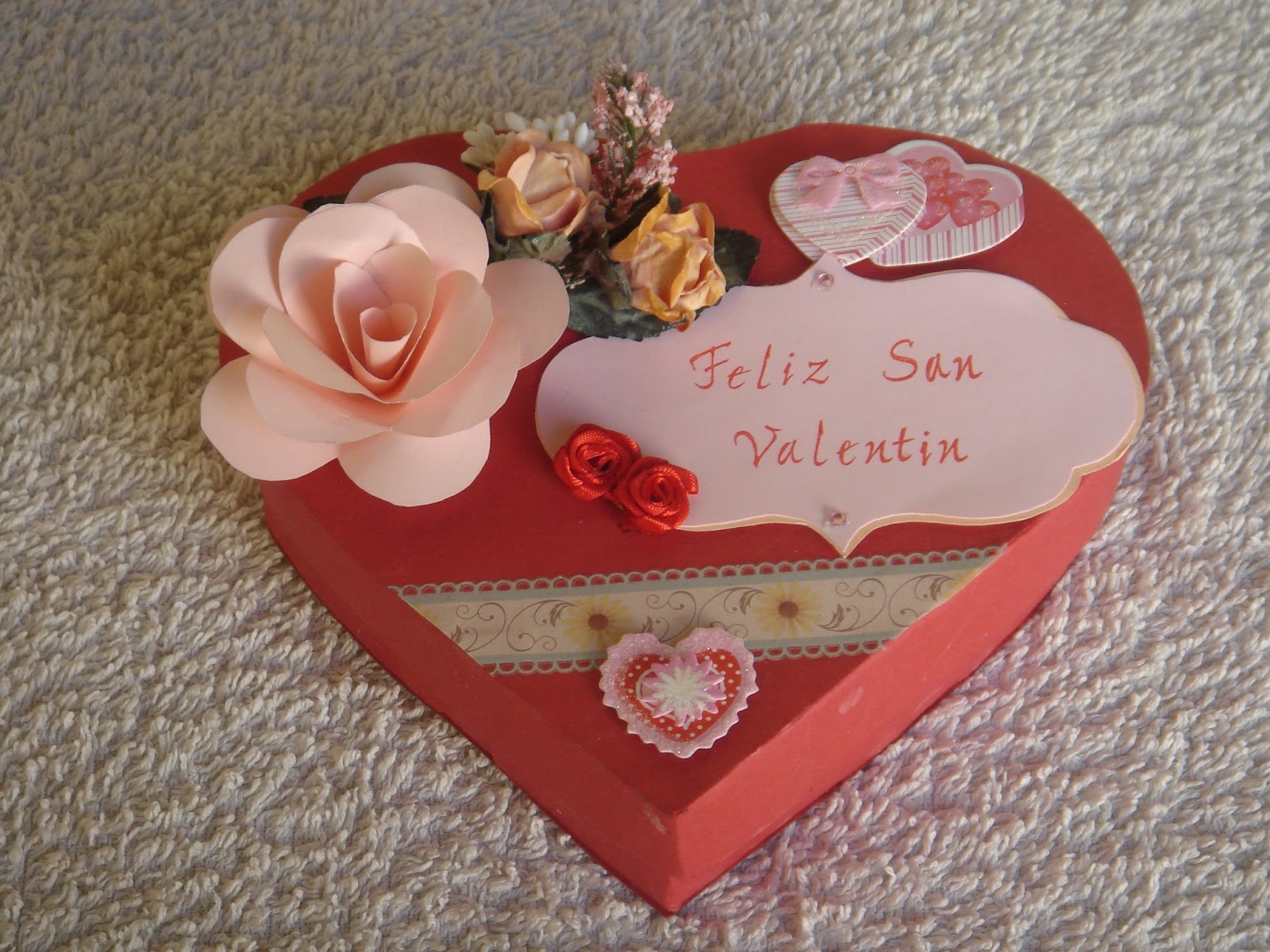 scrapeando Caja corazón para regalo de San Valentín
