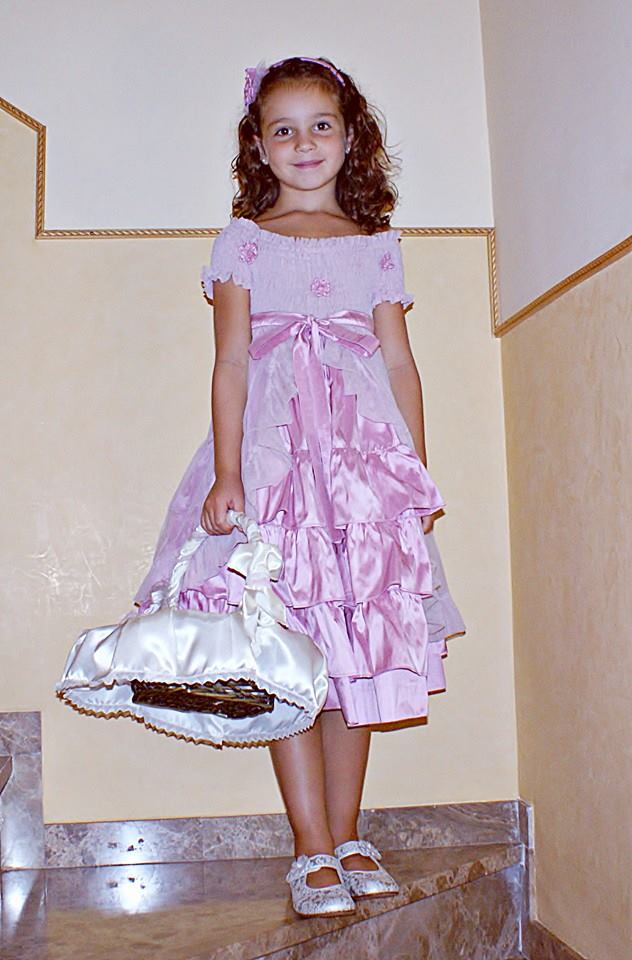 PATCHWORK vestido de ceremonia en seda salvaje y túl. Con tocado a juego.