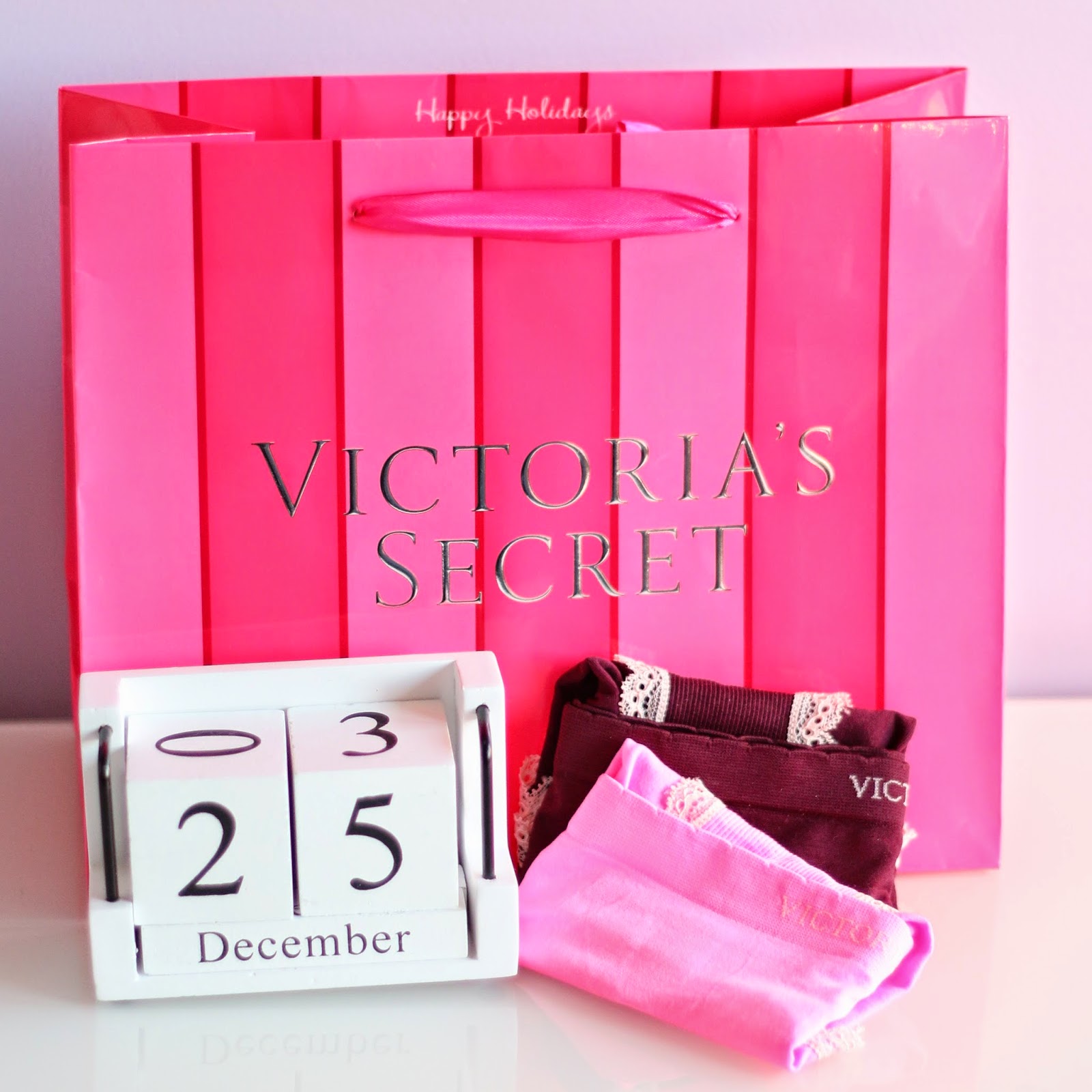 Victoria Secret Pink Advent Calendar - Printable Word Searches