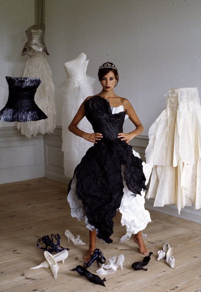 Paper fashion dresses | Futuristic style - Violise Lunn