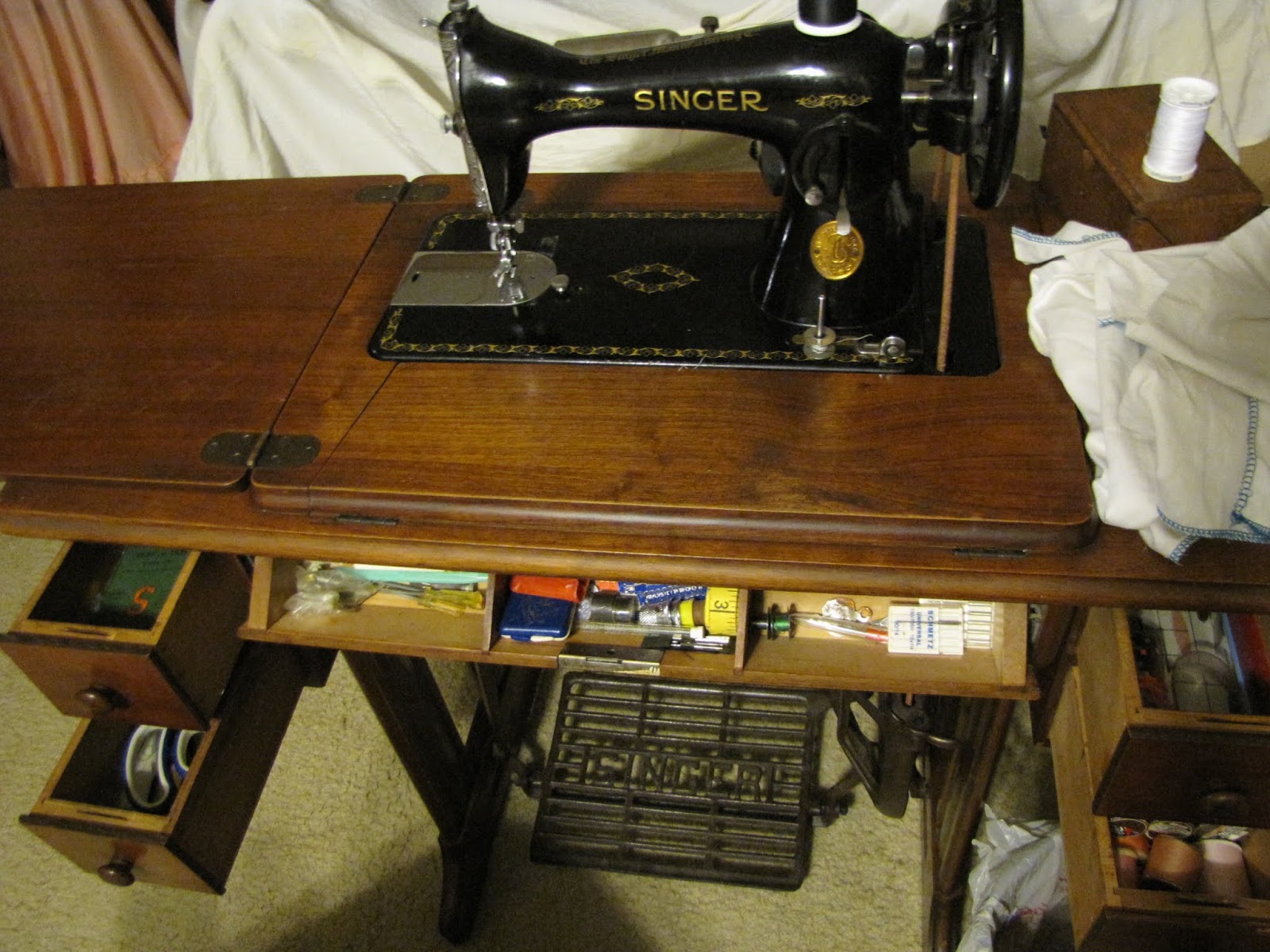Vintage Singer Simanco sewing machine bobbin case tension adjustment