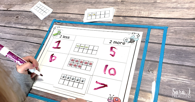 This ten frame game to practice more and less is perfect to work on number sense in kindergarten. Ideal for working on subitizing and introduction to addition and subtraction.