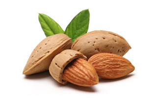 Kacang Almond Bahan Pemutih Gigi Alami