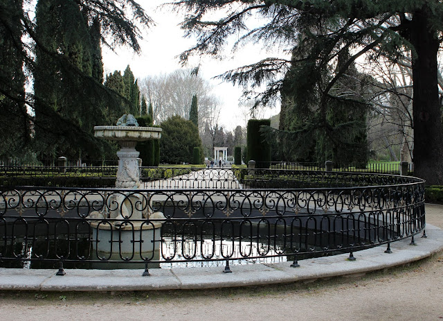 Jardines del parque del Capricho en la Alameda de Osuna. Madrid