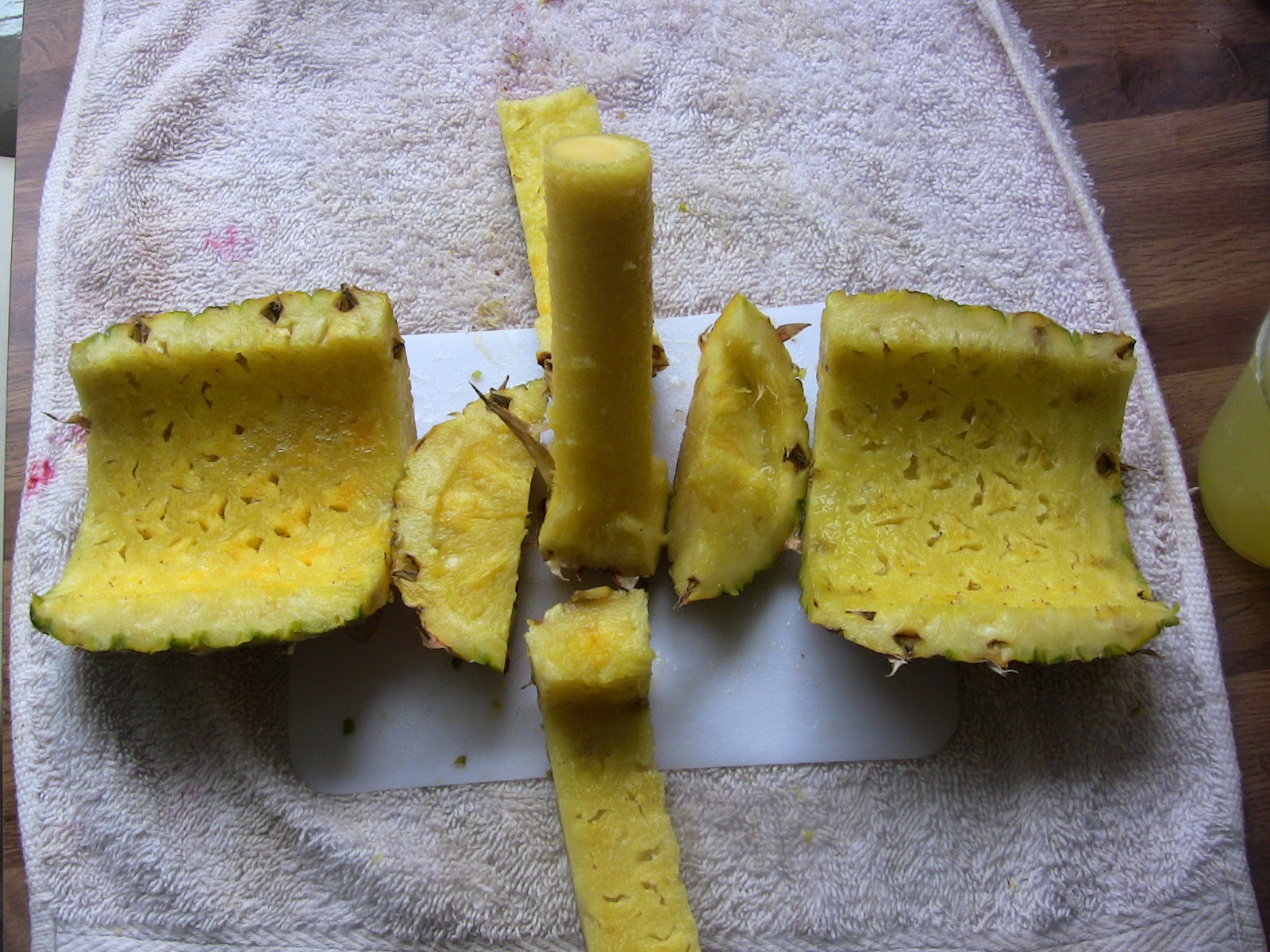 Bethany Likes Cheese: 5 Ways to Use a Pineapple