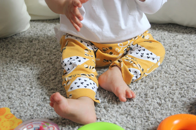 DIY Tutorial y patrones legins de bebé. Patrones gratis ropa bebe.