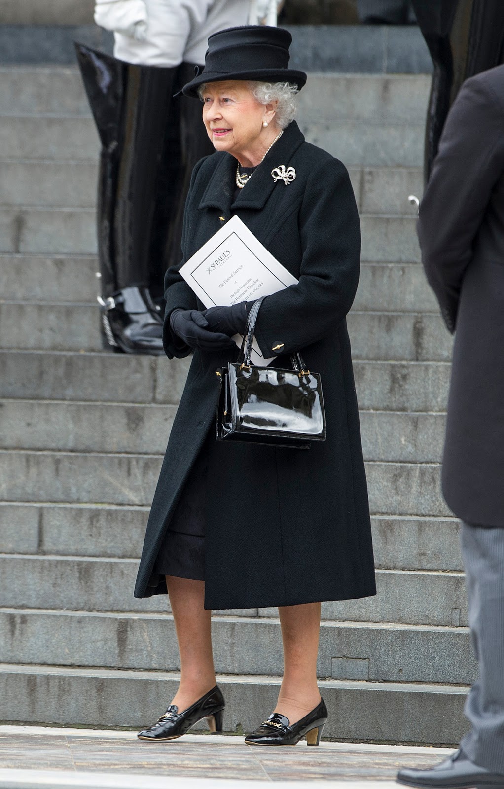 Analytic Approach to Style get the look queen elizabeth II