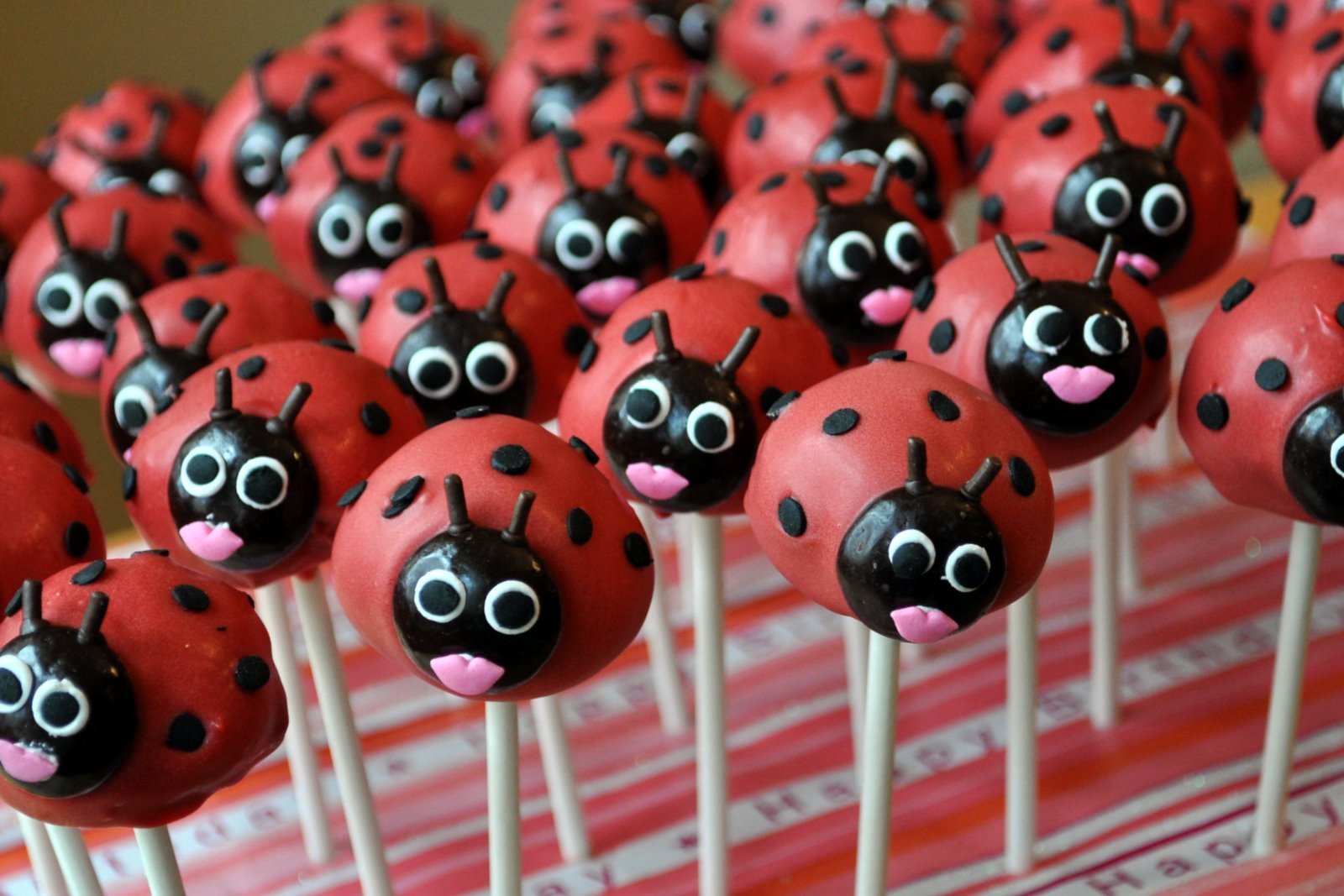 Just Icing on the Cake!: Ladybugs - First Cake Pops