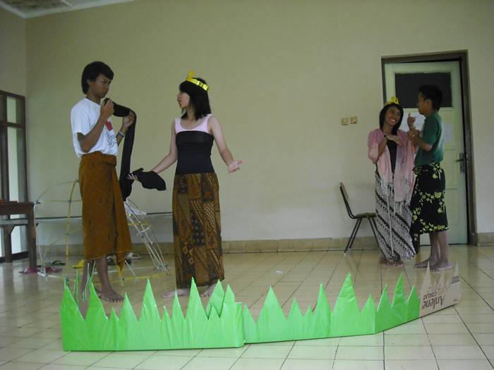 PROPERTI DRAMA JAKA TARUB