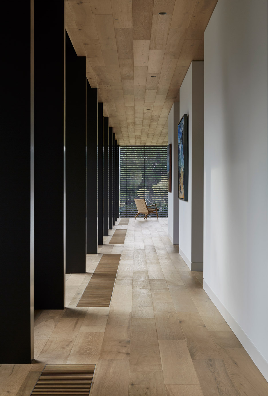 DZnho: INARC, sob direção de Reno Rizzo e Christopher Hansson.