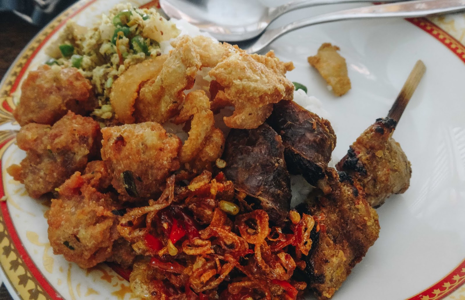 NASI BANJAR MBOK MANG - NASI CAMPUR BABI FAVORIT DI BALI - HelgaChrist