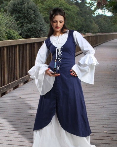 Blue Eyed Beauty Blog: Things I Heart | White Medieval Style Dresses