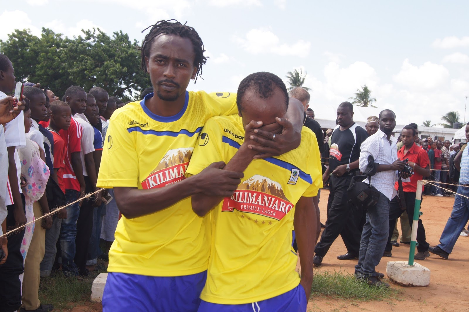 Burudan Mwanzo Mwisho WENGI WAJITOKEZA KUUAGA MWILI WA ALIYEKUWA