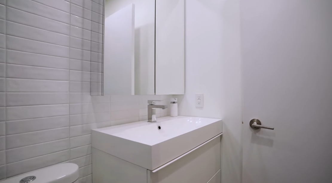 Tour 33 Bay St #211, Toronto, ON vs. 15 Interior Design Photos