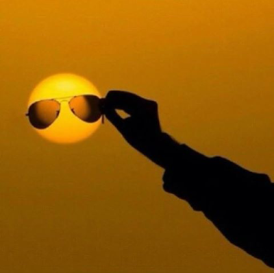 Moon Photography, Moon wallpapers, Moon creative wallpapers, Creative moon photography, unbelivable moon photography, Photography inspiration, moon photography ideas, photography ideas, natural photography, amazing natural photography