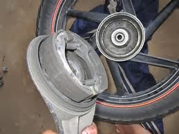 Cara Mengganti Kampas Rem Belakang Sepeda Motor Bebek Otorenaldi