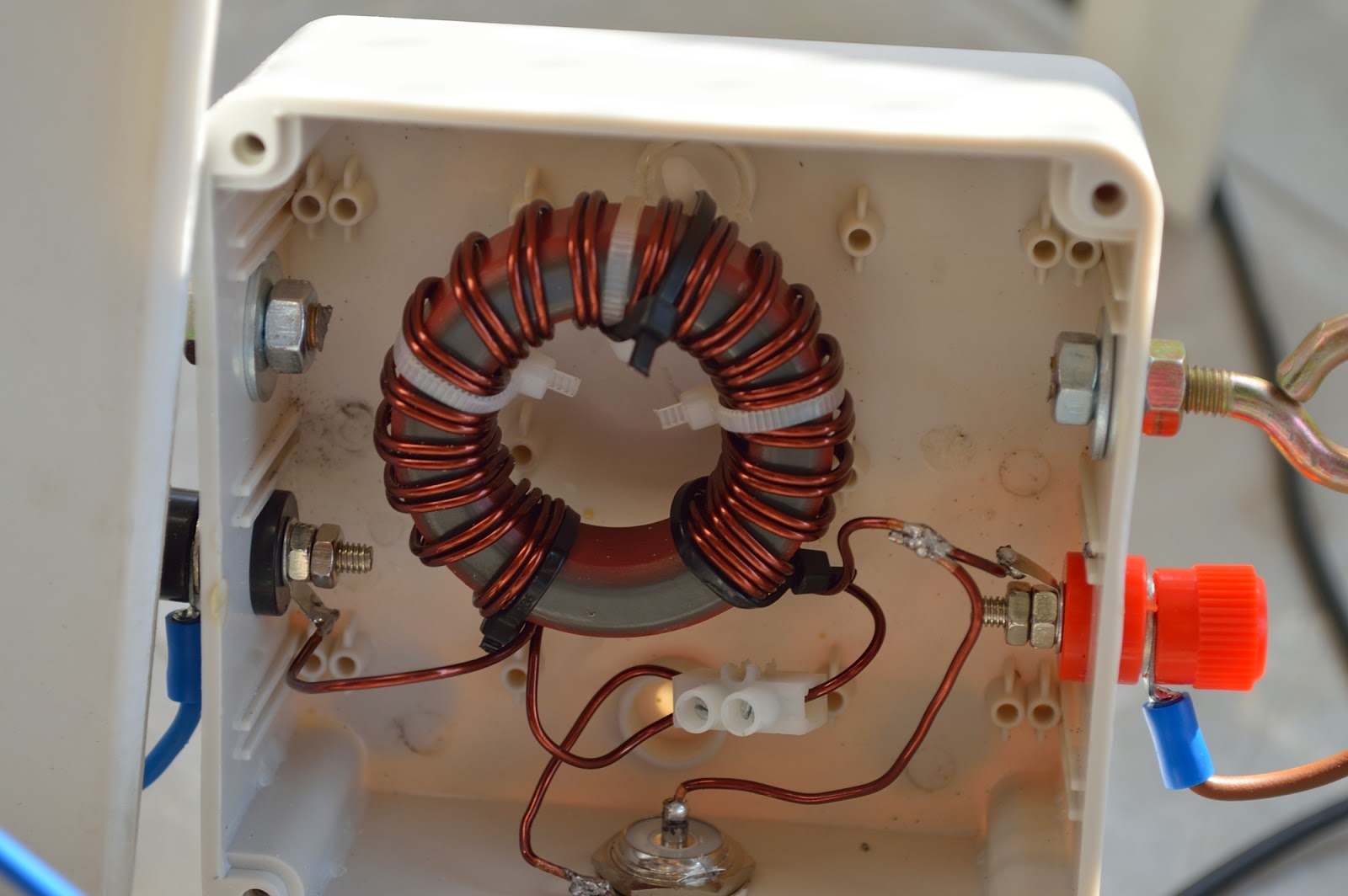 Delta Loop Antenna 10m-11m + Balun 4:1