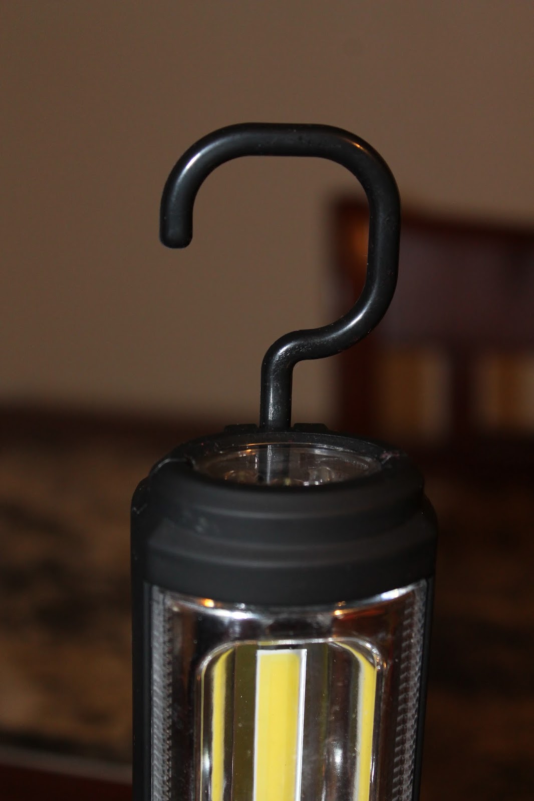 Quick Reviews: Durable Bright 2-in-1 LED Work Light Flashlight Review