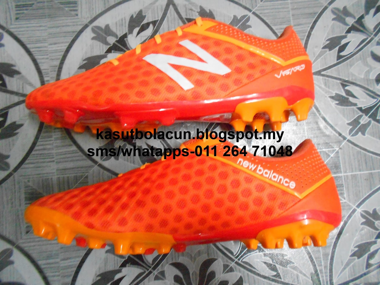 kasut bola new balance