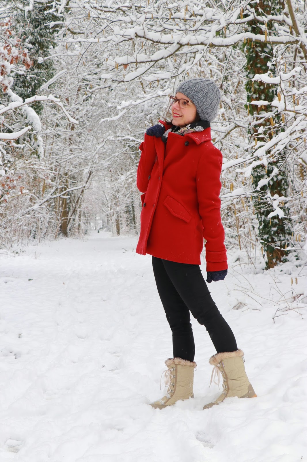 les gommettes de melo neige look tenue trench and coat manteau rouge apres ski decathlon comment s'habiller montagne froid