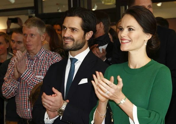 Princess Sofia wore prada leather pumps and Valentino Blouse, Emma Israelsson gold diamond necklace, Balenciaga envelope clutch bag