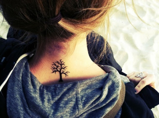 Árvore pescoço o projeto da tatuagem