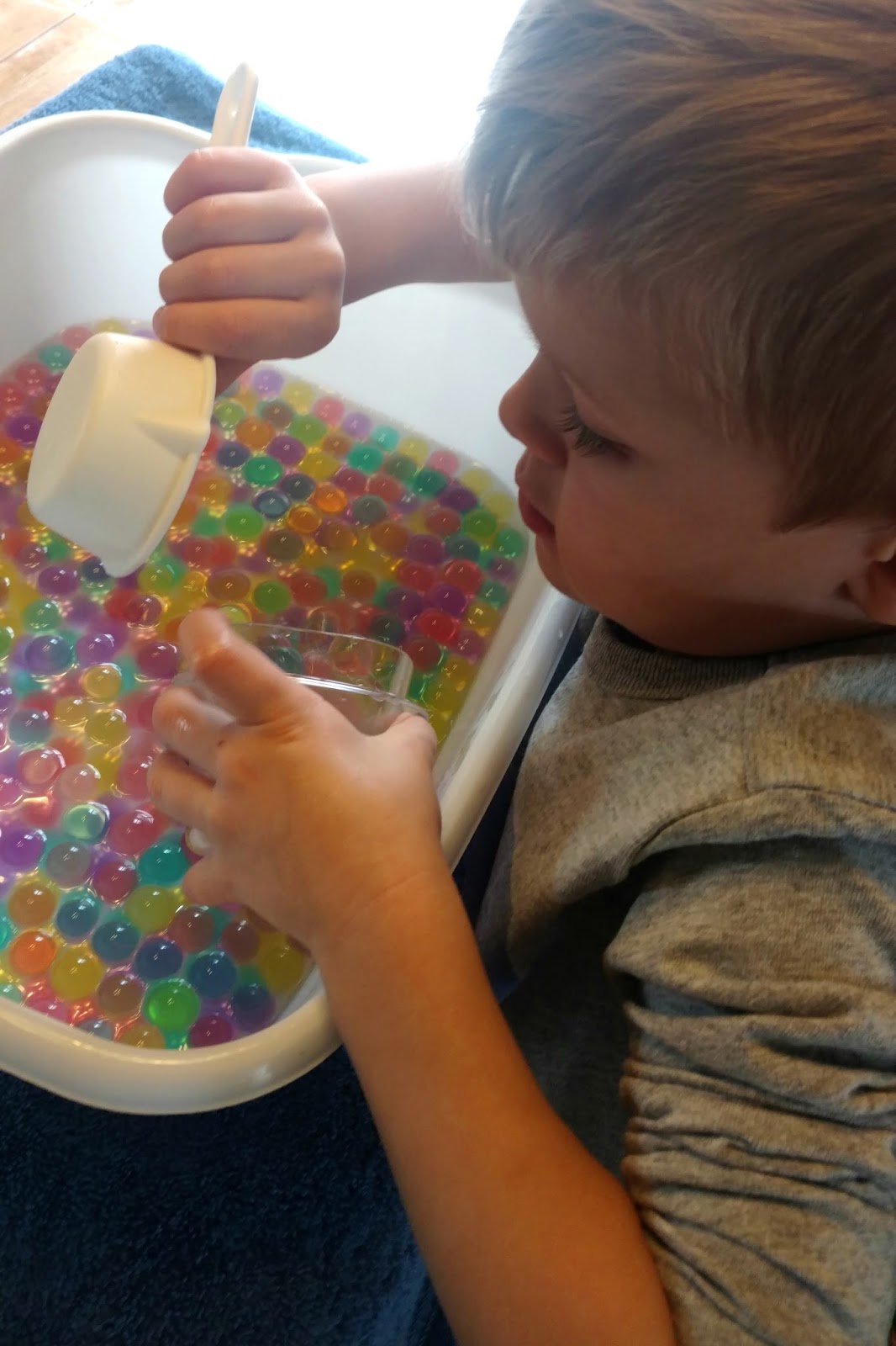 Mommy Style Monday Water Beads Sunshine and Munchkins