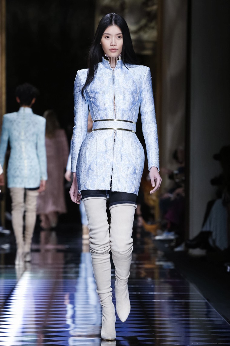 Balmain Fall/Winter 2016-2017 RTW PFW BALMAIN-Fall-Winter-2016-2017-collection-Paris-Fashion-Week, BALMAIN-Fall-Winter-2016-2017, kendall-jenner-balmain, BALMAIN-Fall-Winter-2016, BALMAIN-Fall-Winter-2017BALMAIN-Fall-Winter, BALMAIN-Fall-2016, BALMAIN-Fall, BALMAIN-Fall-2017, BALMAIN-Fall-2016-2017, gigi-hadid-balmain, dudessinauxpodiums, du-dessin-aux-podiums