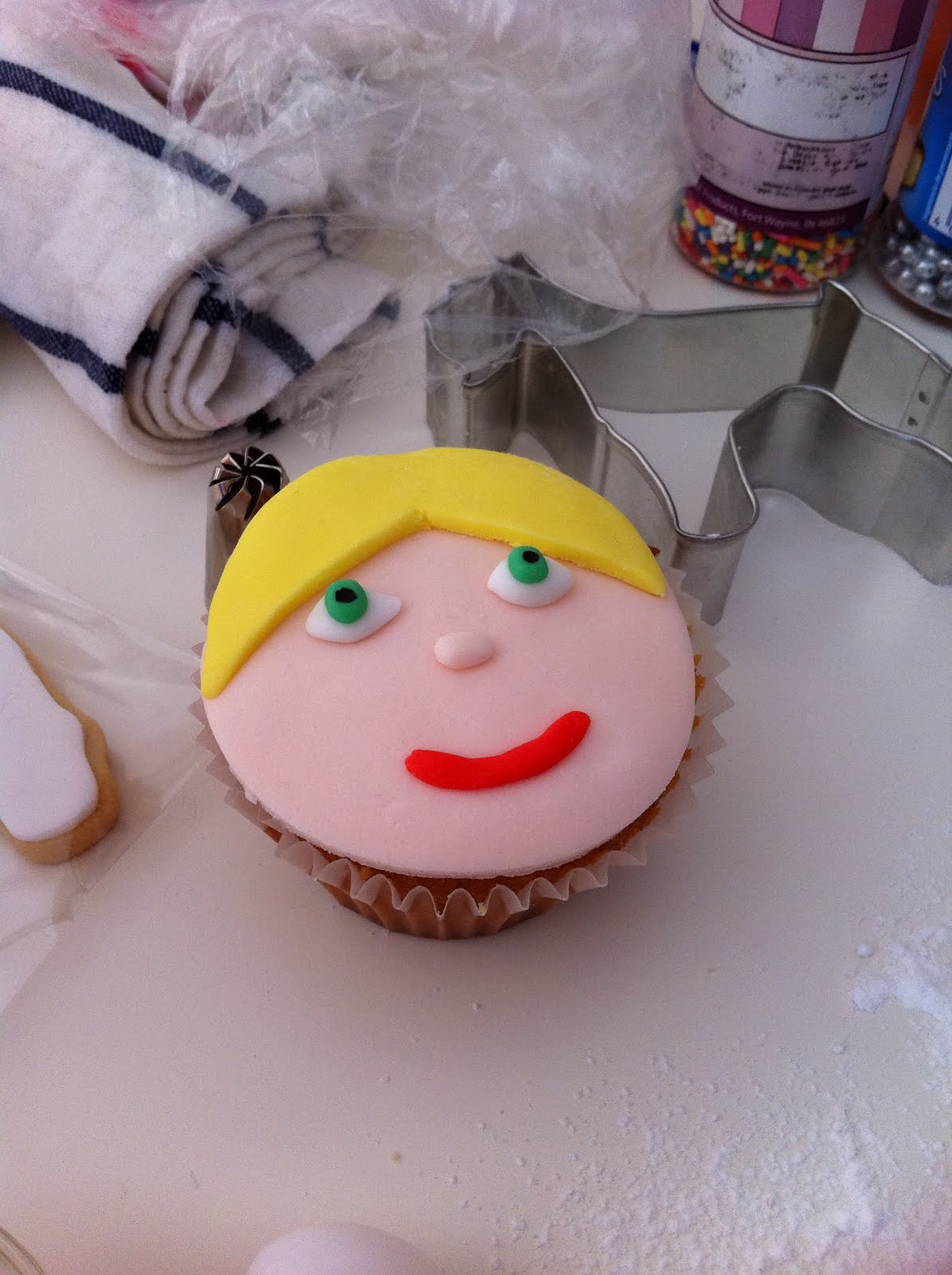 SWEETTHINGSBYOA Muffins of faces