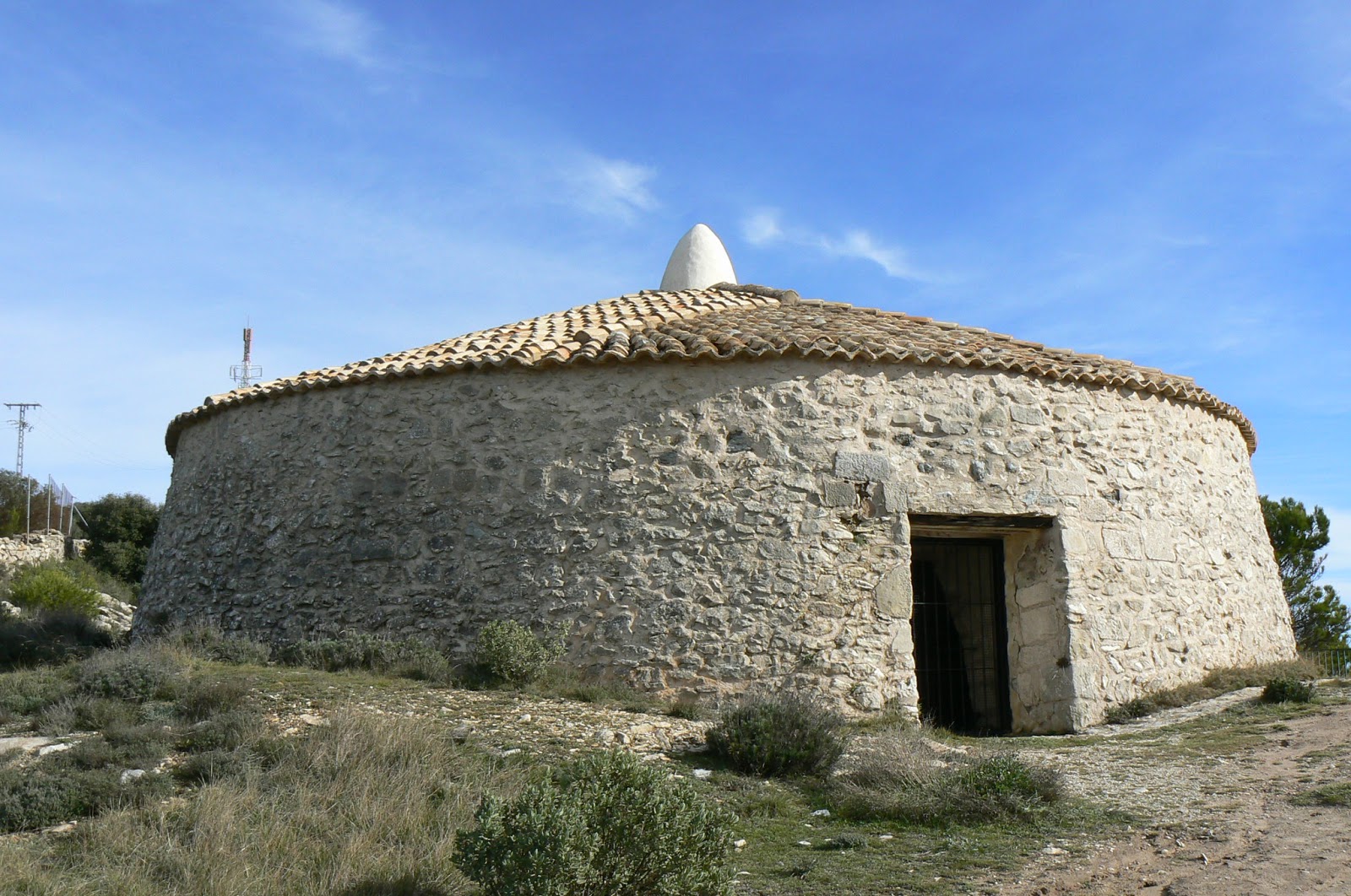 sosegaos : Pou (Pozo) del Surdo y hotel-restaurante Pou de la Neu. Un