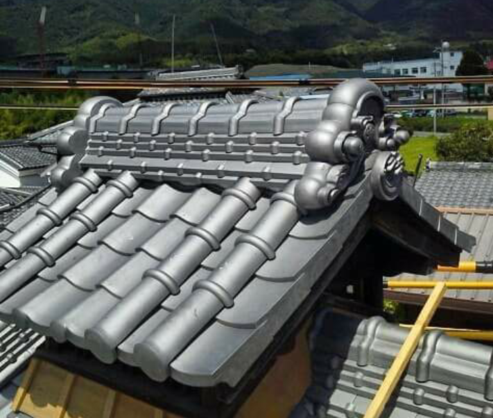 Mauerabdeckungen Und Mauersysteme Mauerabdeckung Mit Dachziegel