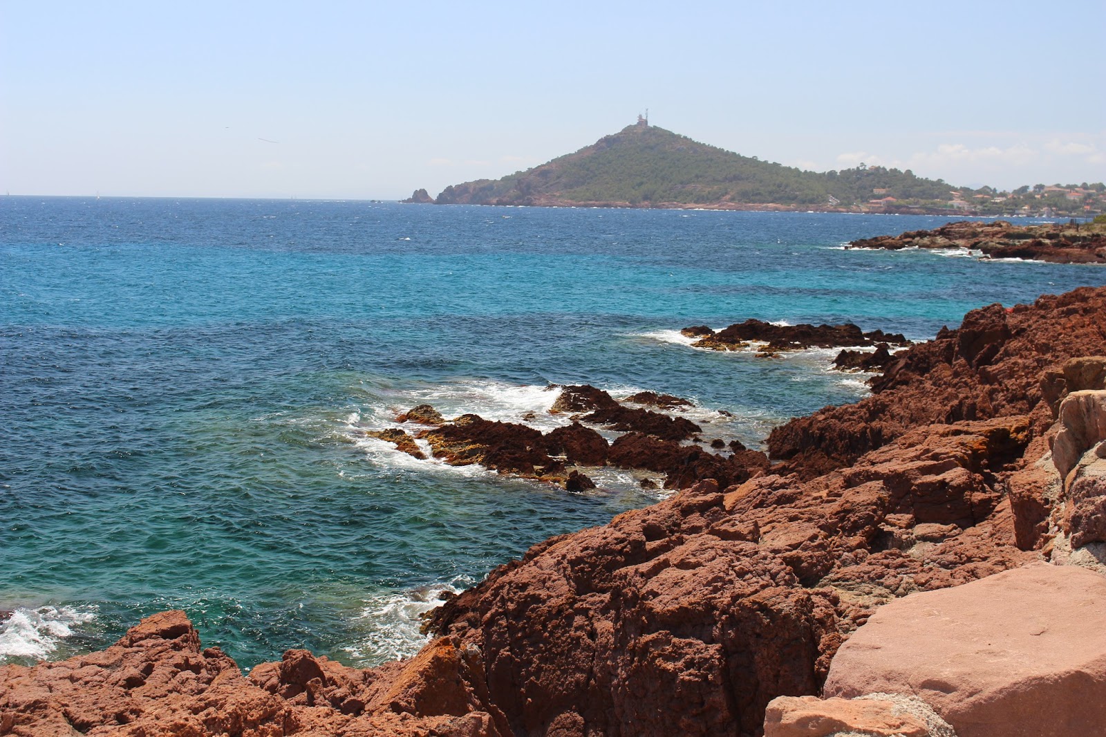 Notre jardin secret. Route de la corniche et Saint Aygulf.