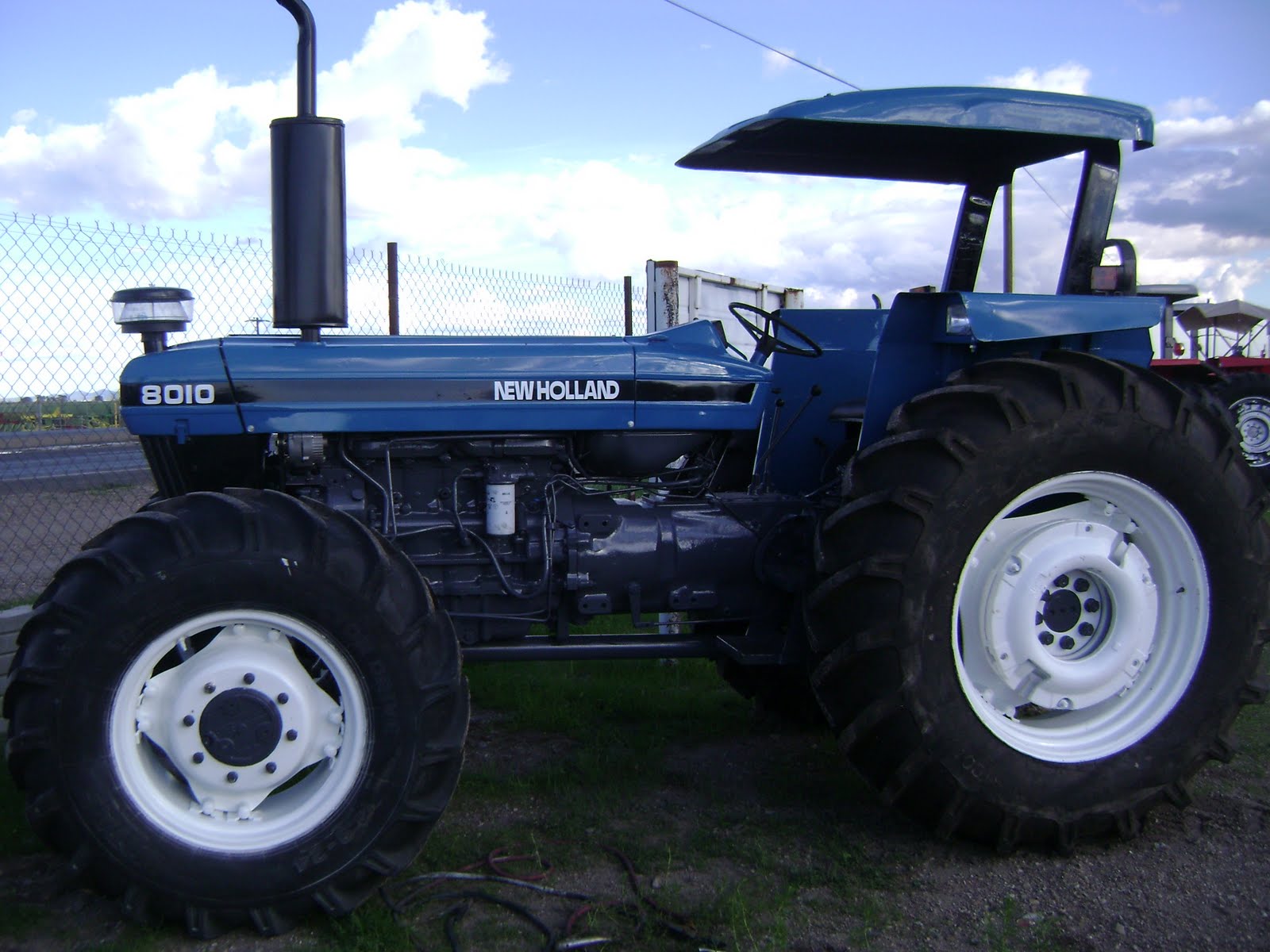Ford 8810 tractor #5