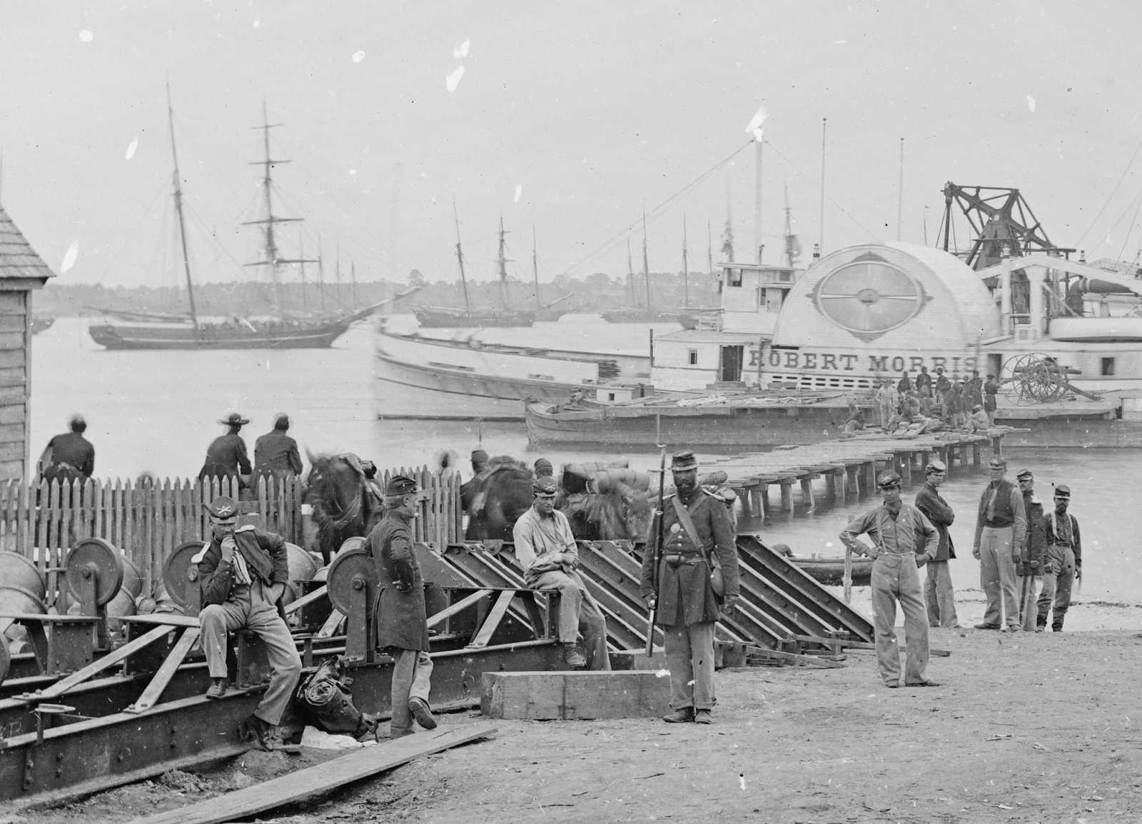 The Chubachus Library of Photographic History Union Soldiers Posing at