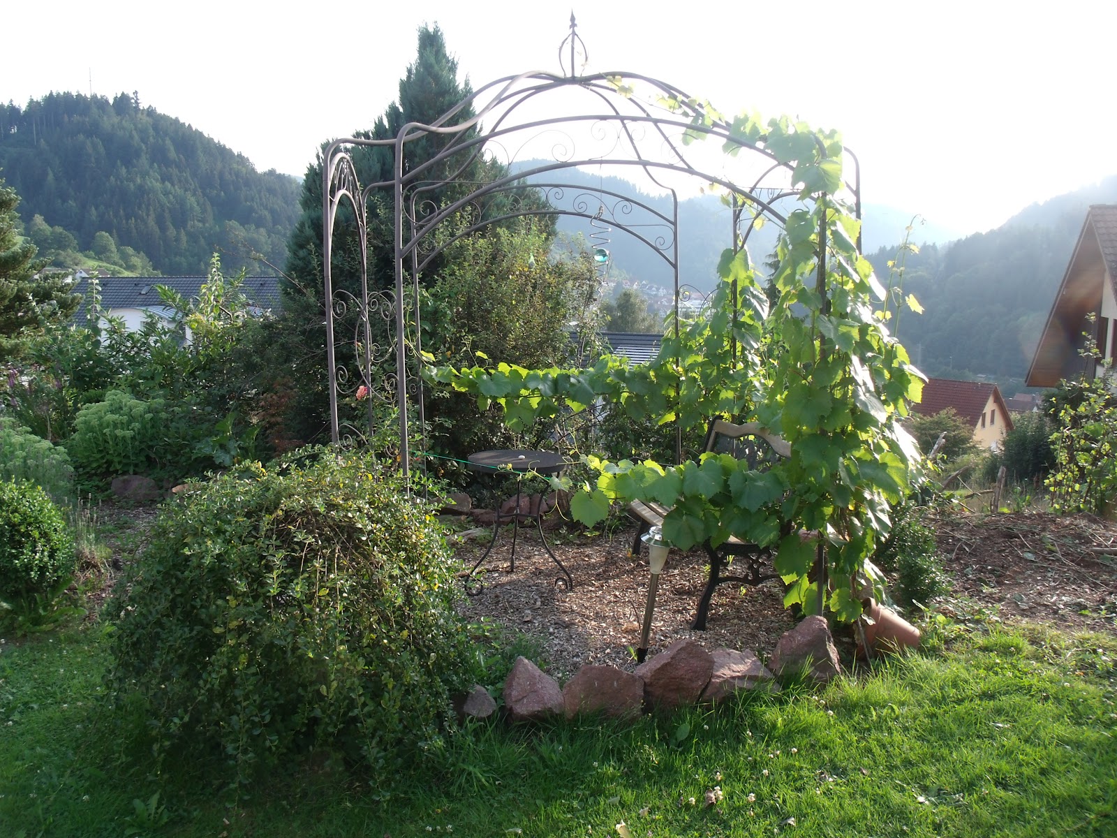 Meine Heimat, mein kleines Gartenparadies : Wunsch erfüllt Pavillon gebaut