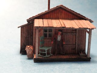 Model Railroad Minutiae: Small shack