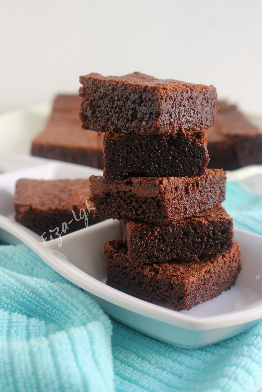 CLASSIC CHEWY BROWNIES Fiza's Cooking