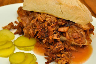 Barbecue sandwich with pickled cucumber