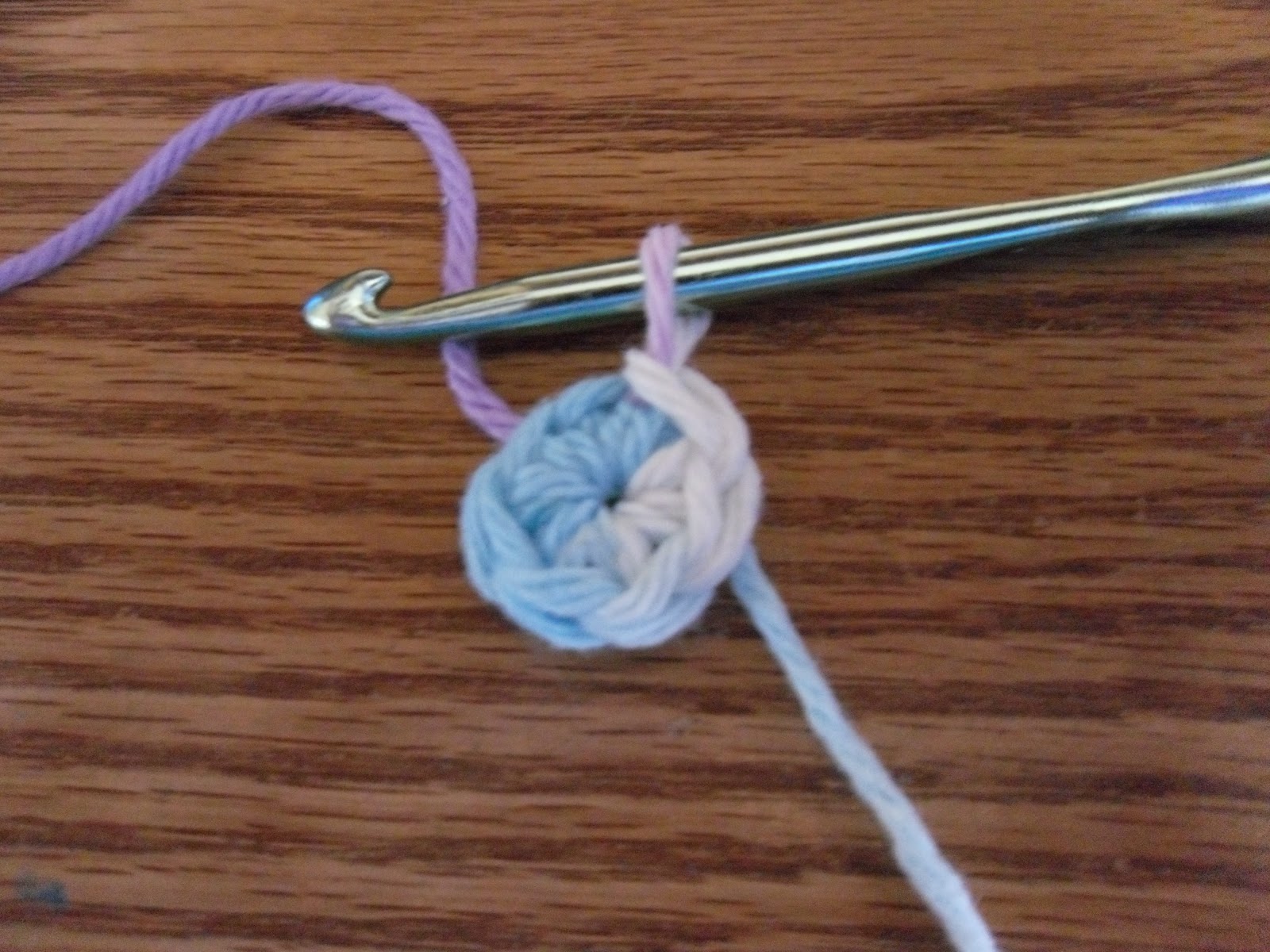 Creekside Crochet: Technical Tuesday: Increasing a circle