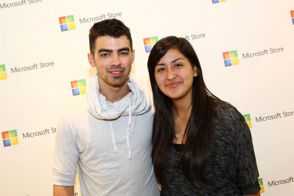 We Always Love Jonas Brothers Más imágenes del Meet & Greet Joe Jonas