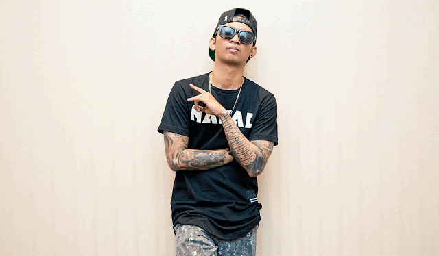 Tampil di Kota Serang,Young Lex Dilempari Penonton Ketika Manggung
