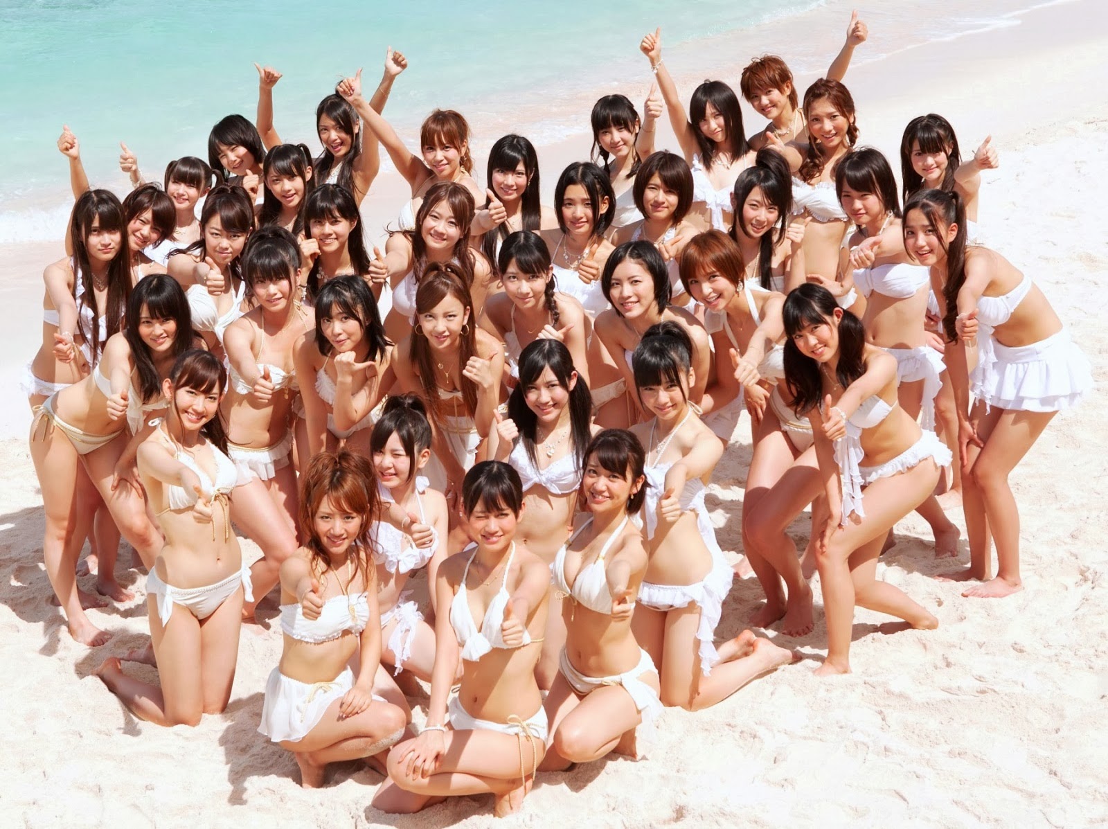 akb48 bikini