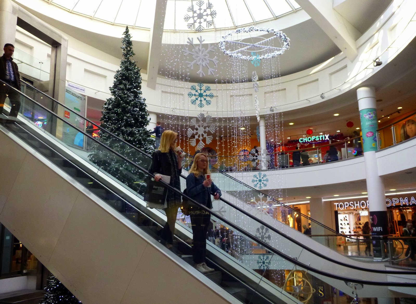 Hove Daily Photo Christmas in Churchill Square 1