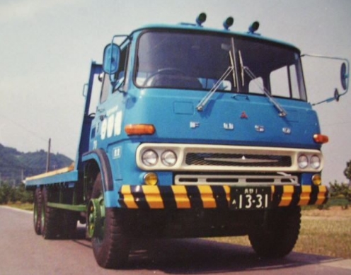 truk mitsubishi fuso produksi awal-T931