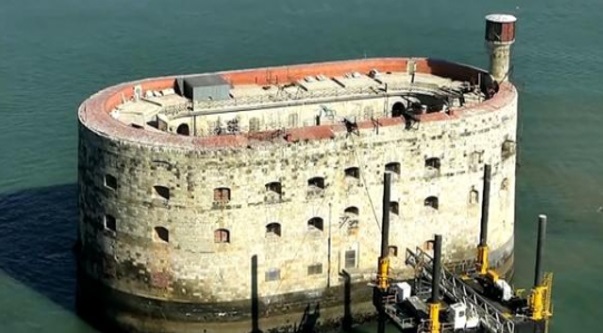 Penjara kedah di tengah laut