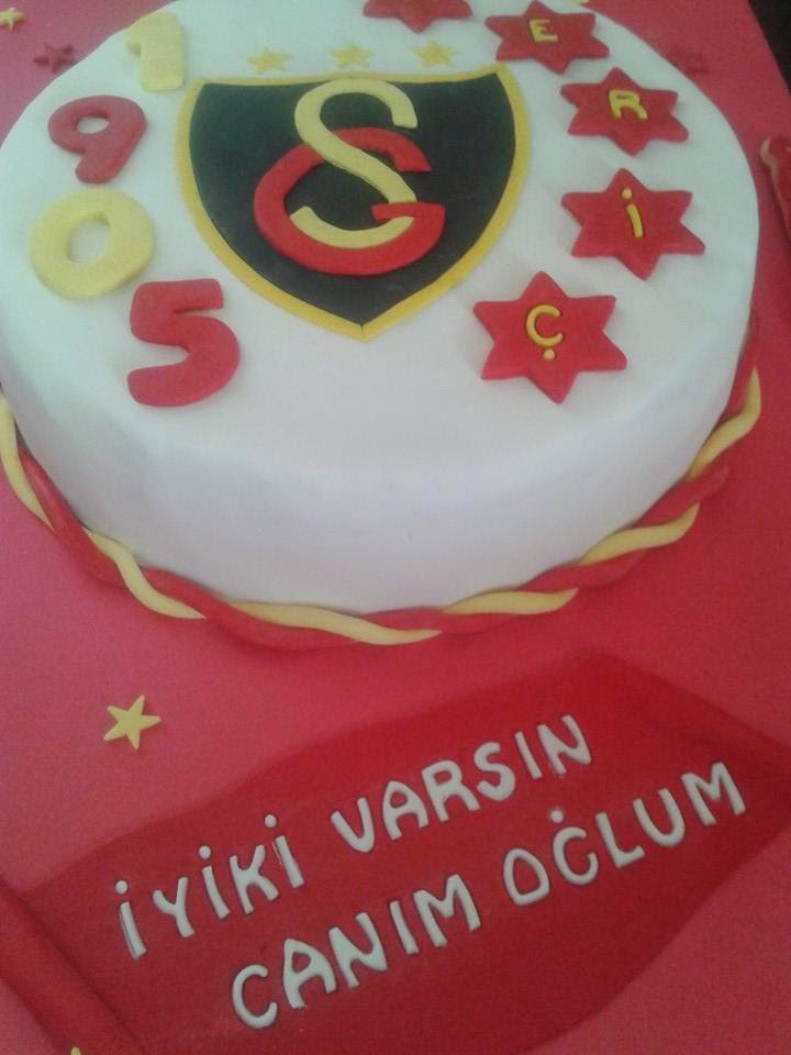 Emelin Günevi Galatasaray Taraftar Pasta