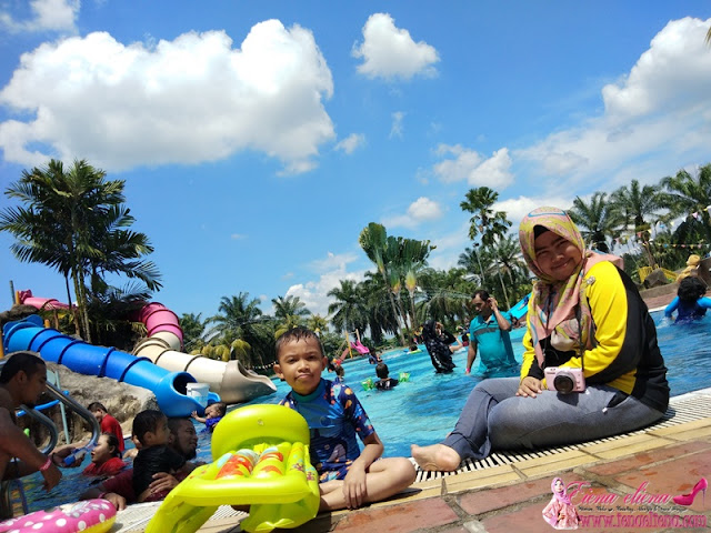   Kolam Renang Bukit Beruntung Golf & Country Resort (BBGCR)